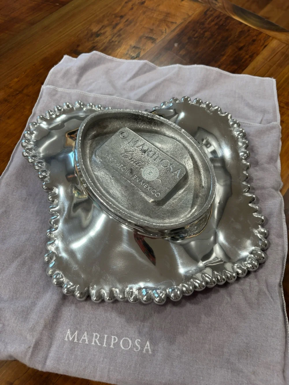 Mariposa String of Pearls Collection Small Oyster Server NIB